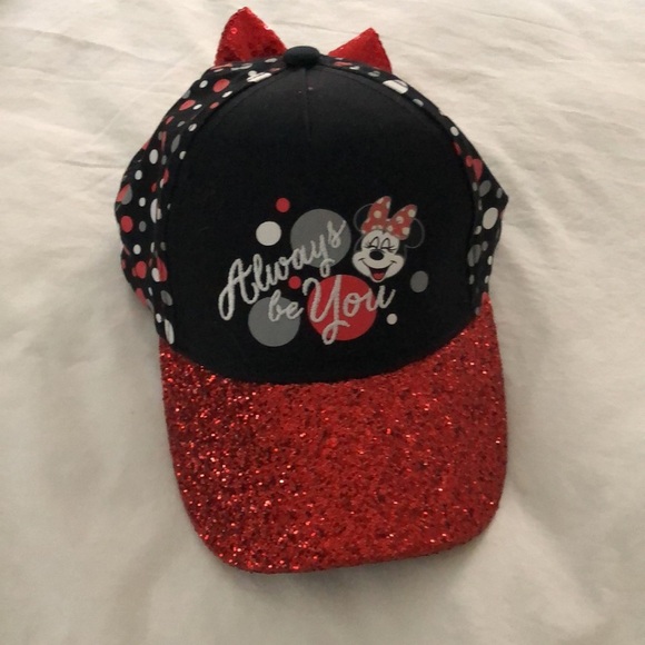 Disney Minnie Mouse Hat - Picture 2 of 5